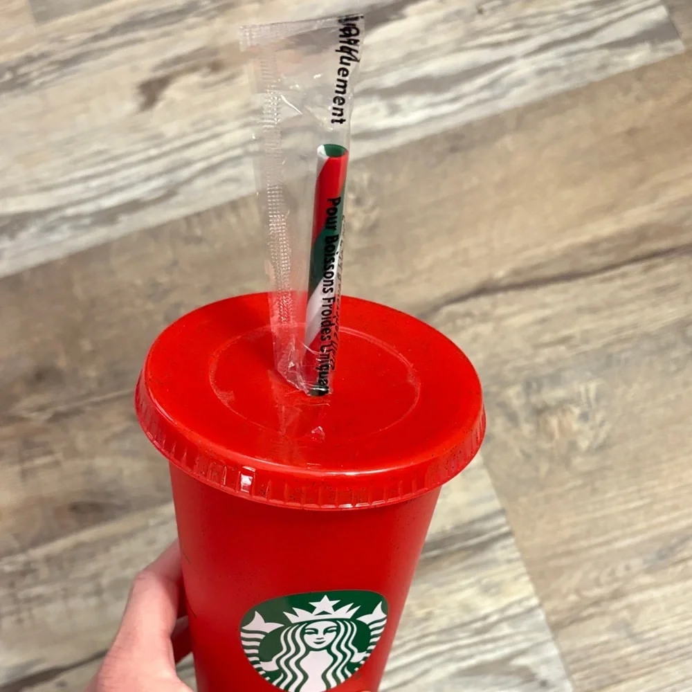 ✨ Starbucks Red glitter Tumbler with Straw